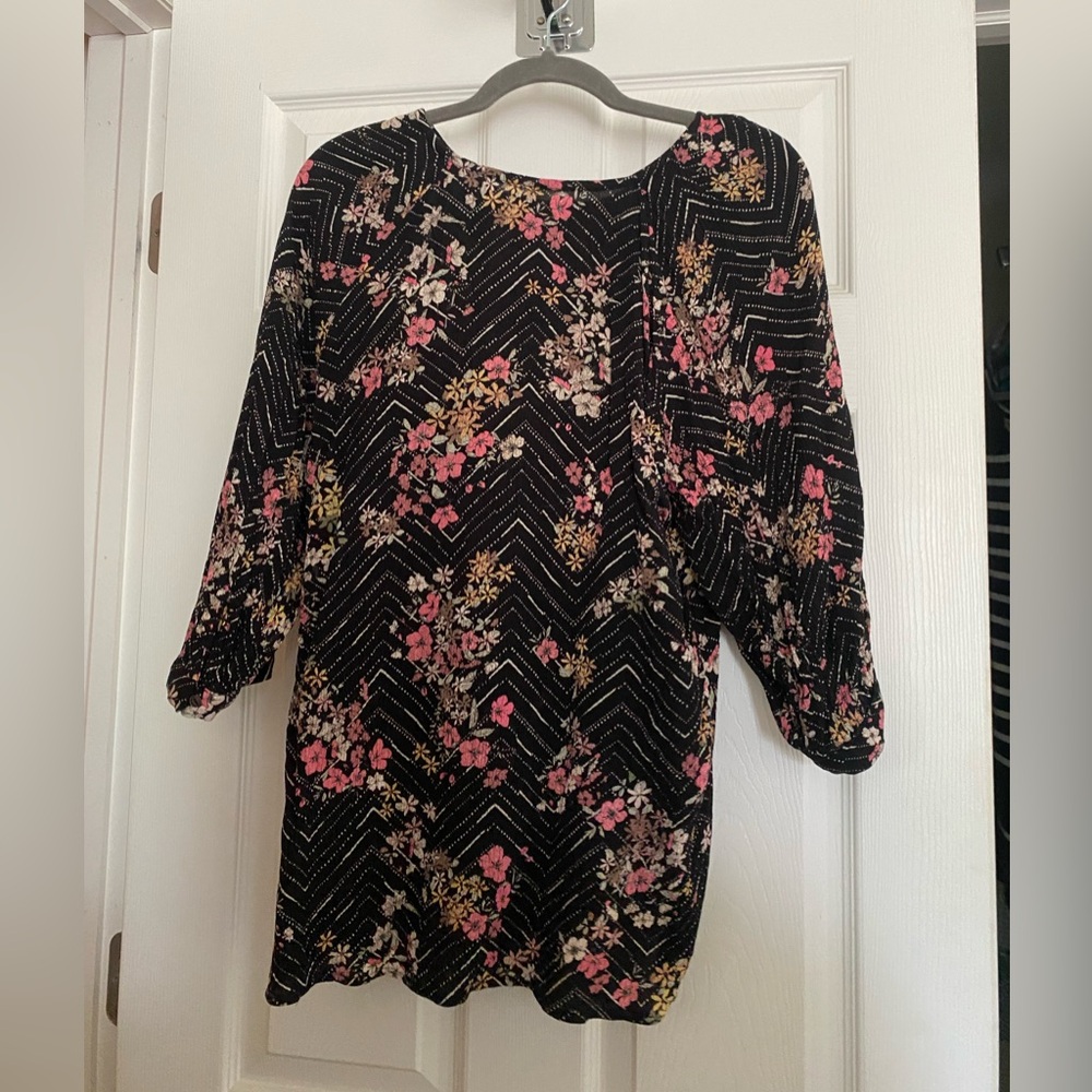 NWOT Maurices Black and Pink Floral Blouse XXL